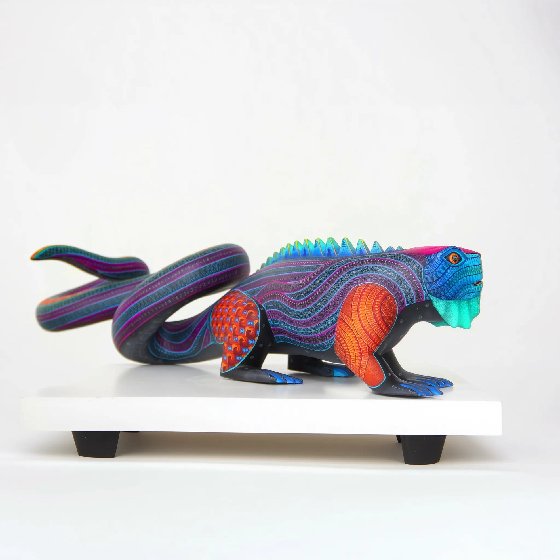 handpainted iguana alebrije, wooden iguana sculpture